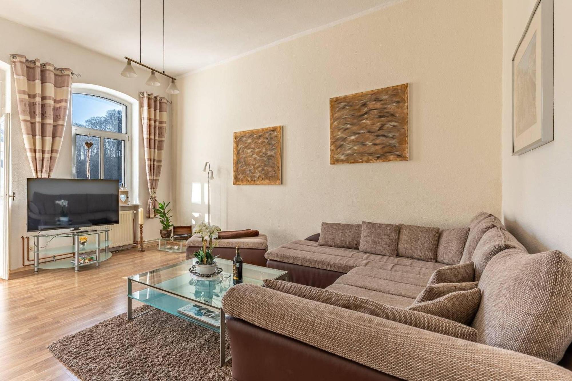 Villa-seiler-in-binz-3-raum-ferienwohnung-nr-5-toplage-wenige-schritte-zum-strand Apartment *