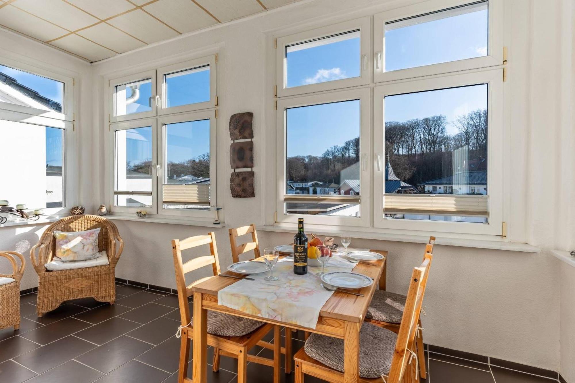 Villa-seiler-in-binz-3-raum-ferienwohnung-nr-5-toplage-wenige-schritte-zum-strand Apartment *